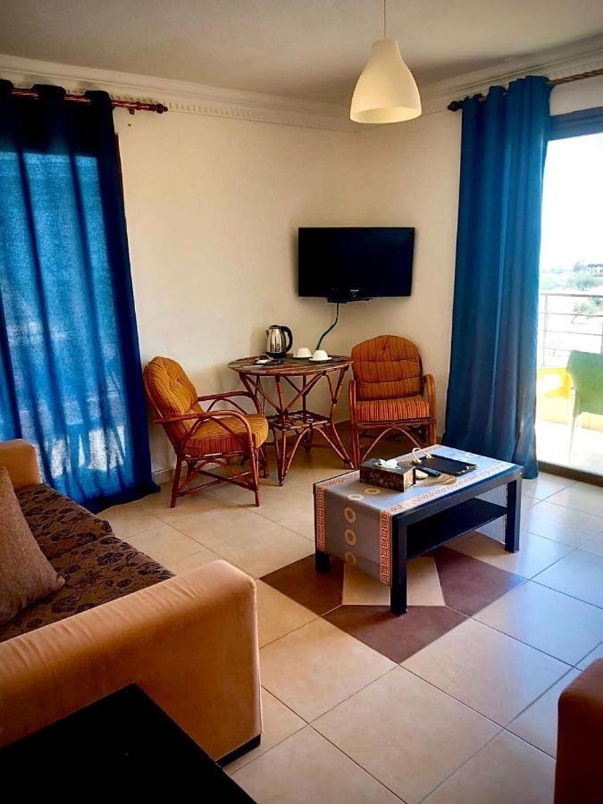 Dead Sea Lafamilia Albadwan Sweimeh Exterior photo