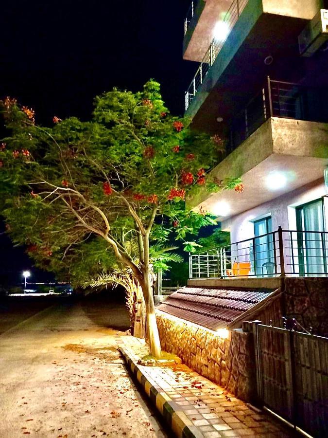 Dead Sea Lafamilia Albadwan Sweimeh Exterior photo